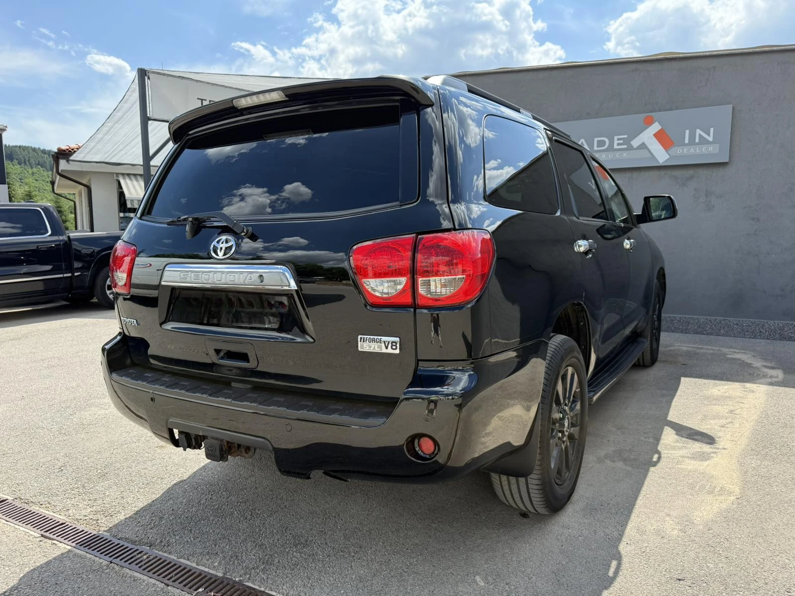 Toyota Sequoia 5.7L V8 PLATINUM - изображение 4
