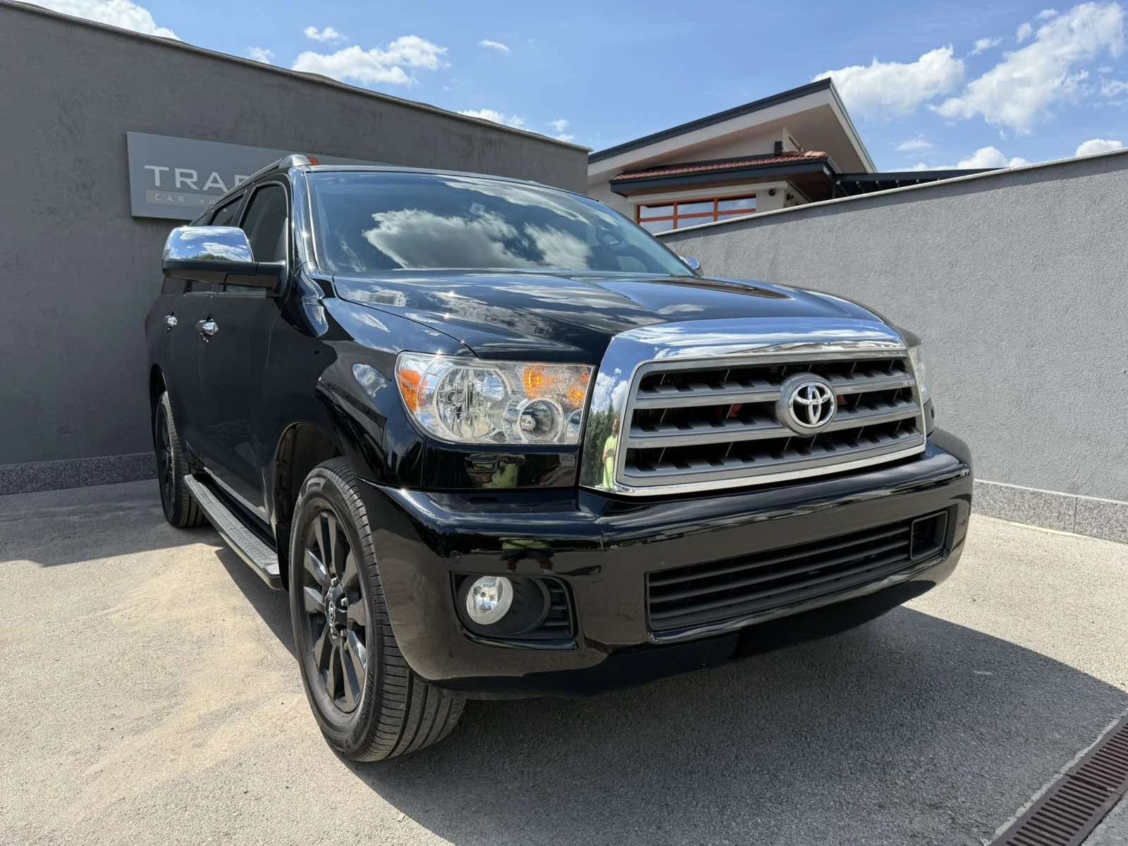 Toyota Sequoia 5.7L V8 PLATINUM - изображение 3