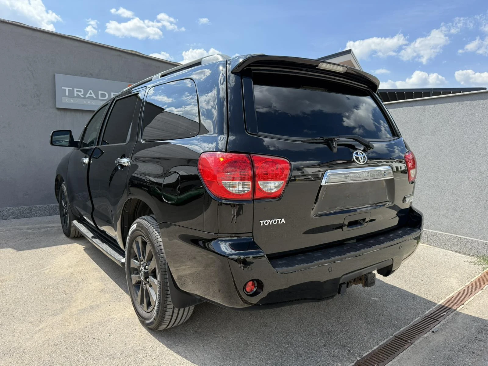 Toyota Sequoia 5.7L V8 PLATINUM - изображение 6