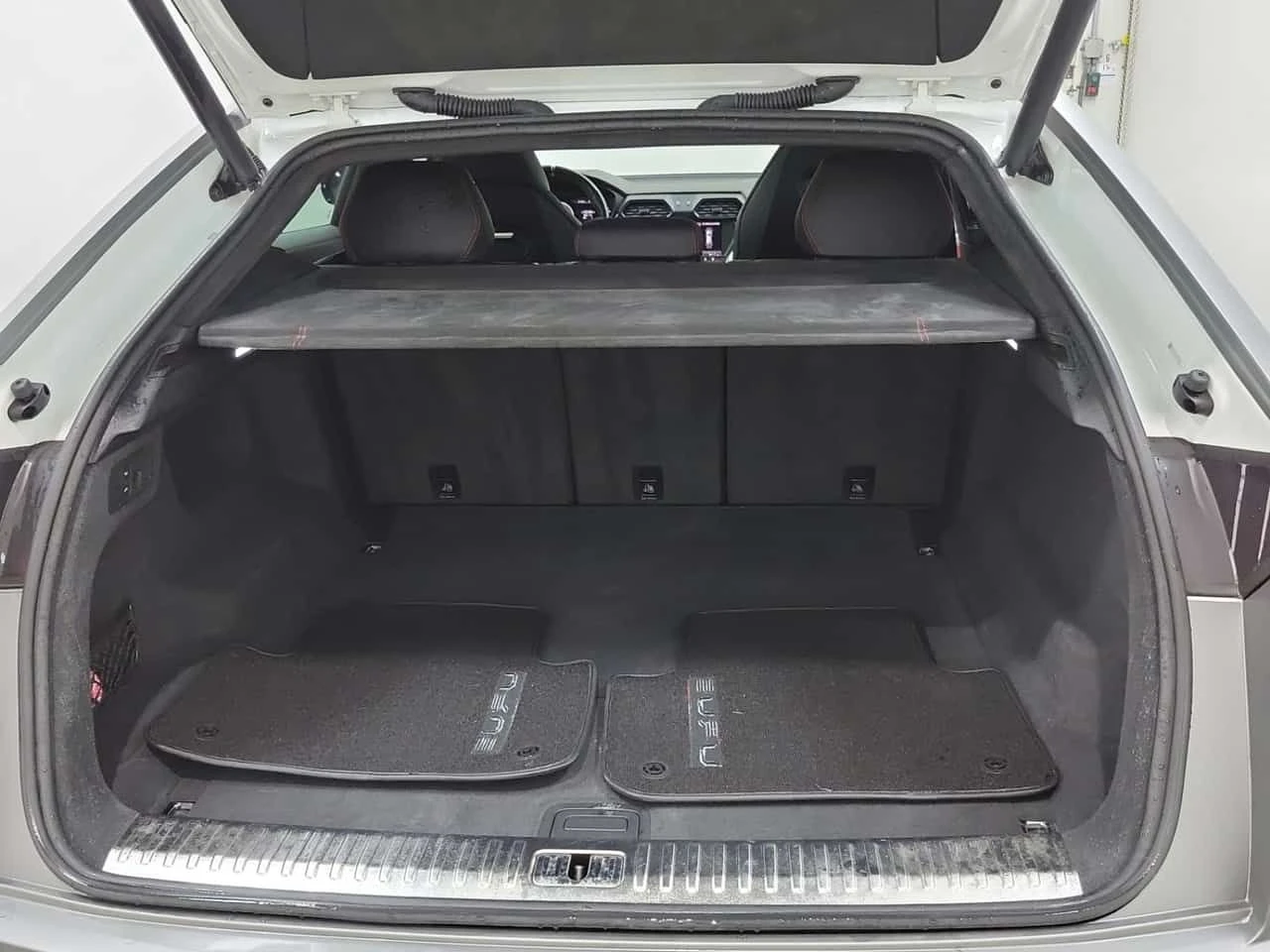 Lamborghini Urus * �������* KEYLESS* PANO*  | Mobile.bg � ����������� 14