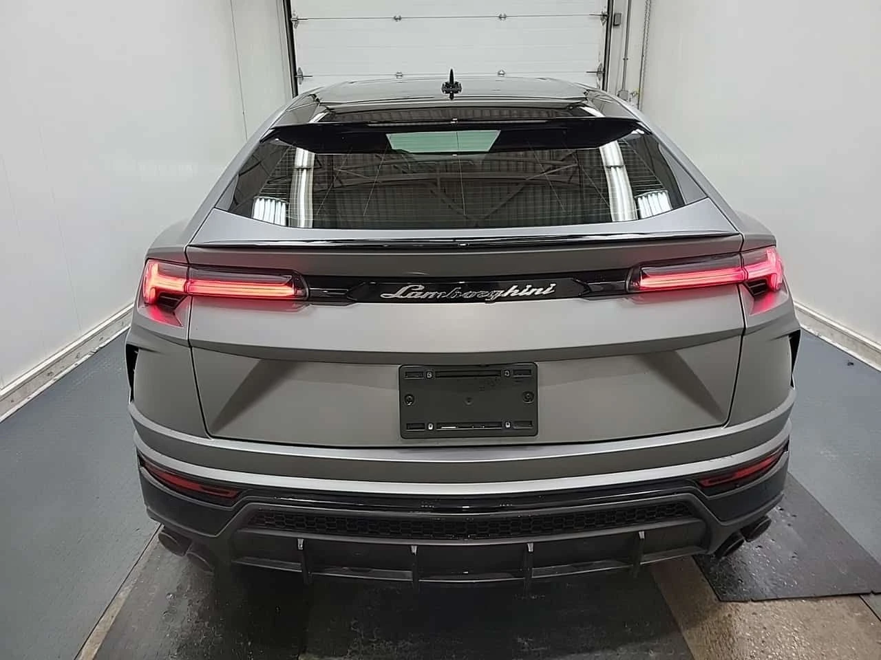 Lamborghini Urus * �������* KEYLESS* PANO*  | Mobile.bg � ����������� 17