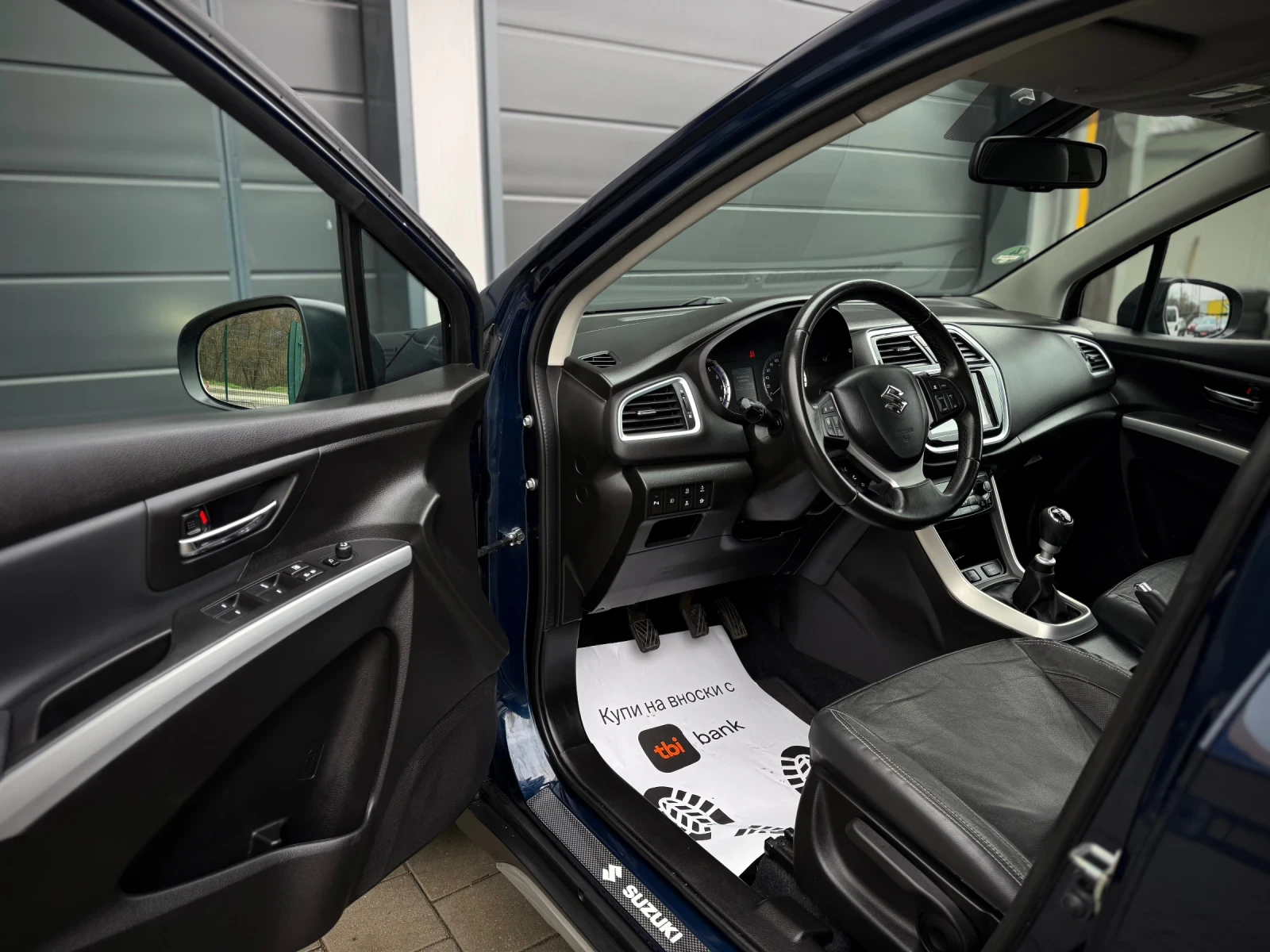 Suzuki SX4 S-Cross 1.4i * Distronic* Keyless* Panorama* Camera* , снимка 7 - Автомобили и джипове - 53957281