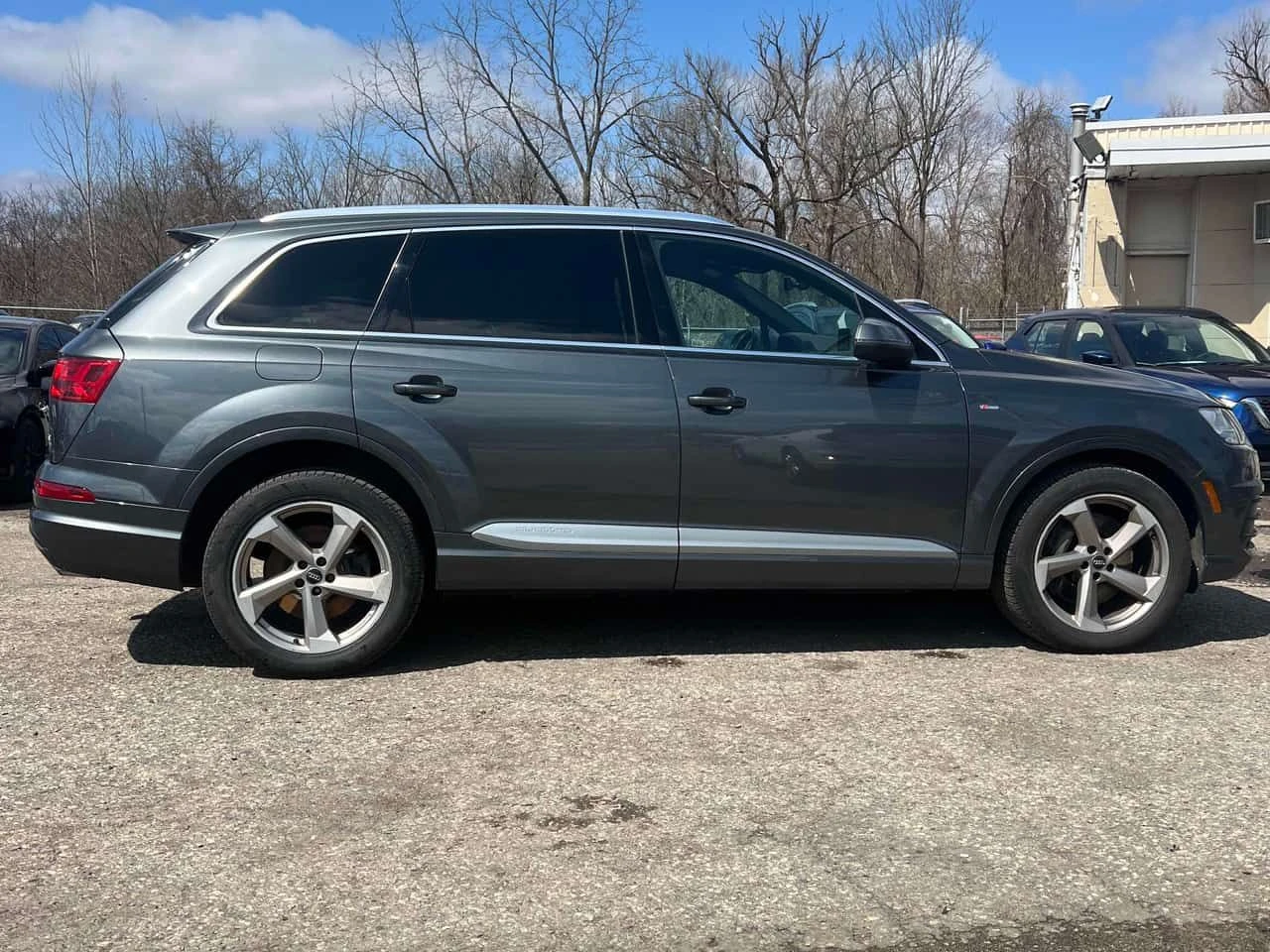 Audi Q7 * Technik * ПЕРФЕКТВО СЕРВИЗИРАНА * 360 КАМЕРА * , снимка 3 - Автомобили и джипове - 54166128