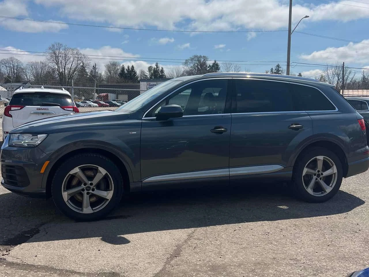 Audi Q7 * Technik * ПЕРФЕКТВО СЕРВИЗИРАНА * 360 КАМЕРА * , снимка 2 - Автомобили и джипове - 54166128