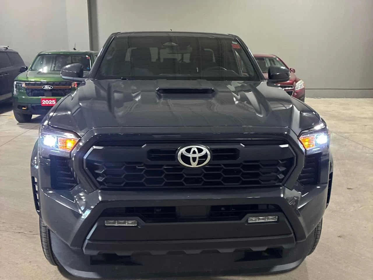 Toyota Tacoma * 4x4 Double Cab Auto * CARFAX * ЦЕНА ДО БГ, снимка 3 - Автомобили и джипове - 55097267