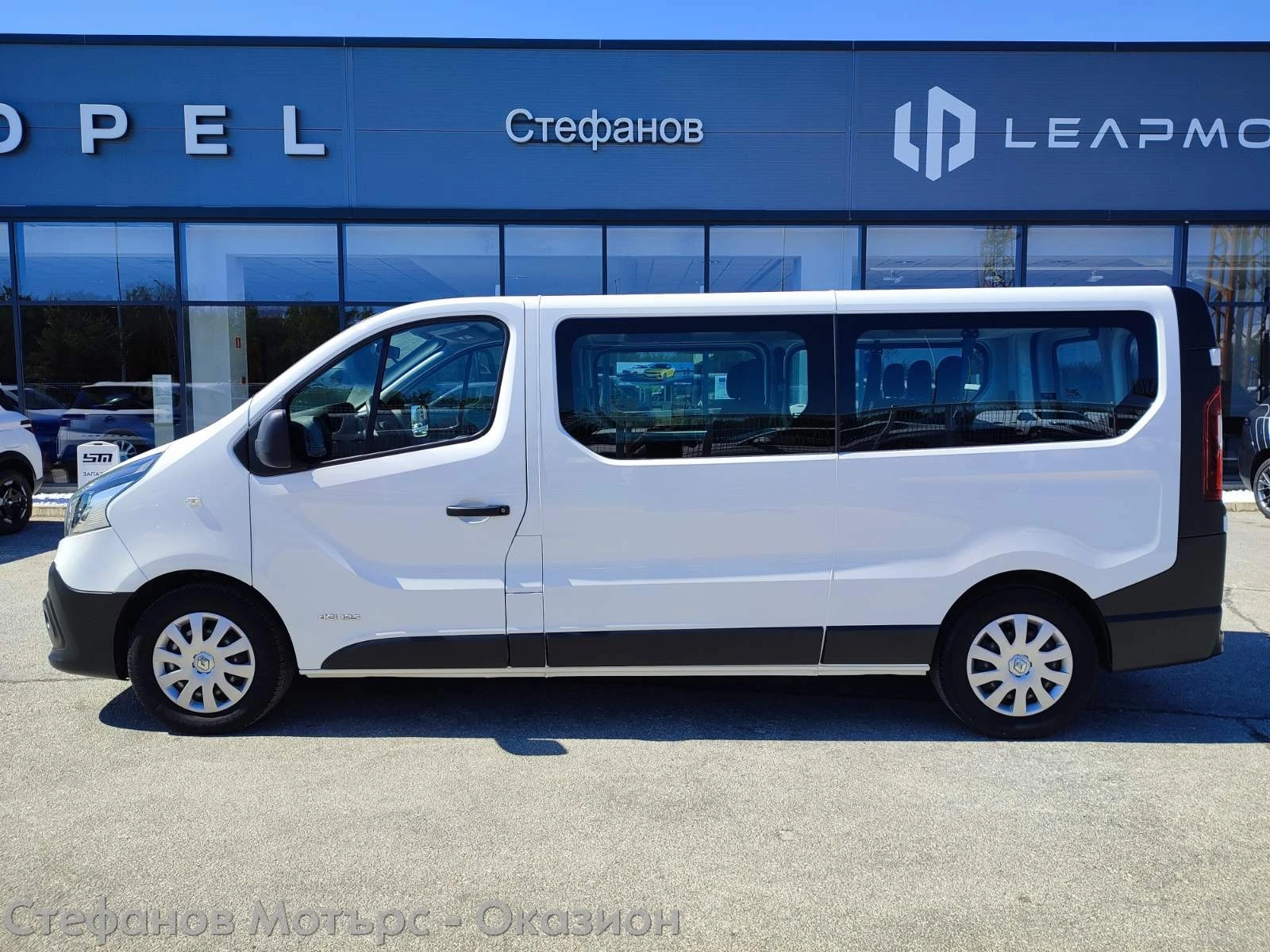 Renault Trafic L1H1 8 1 Grand Combi Expression 1.6 dCI (125HP) MT, снимка 4 - Бусове и автобуси - 55703615