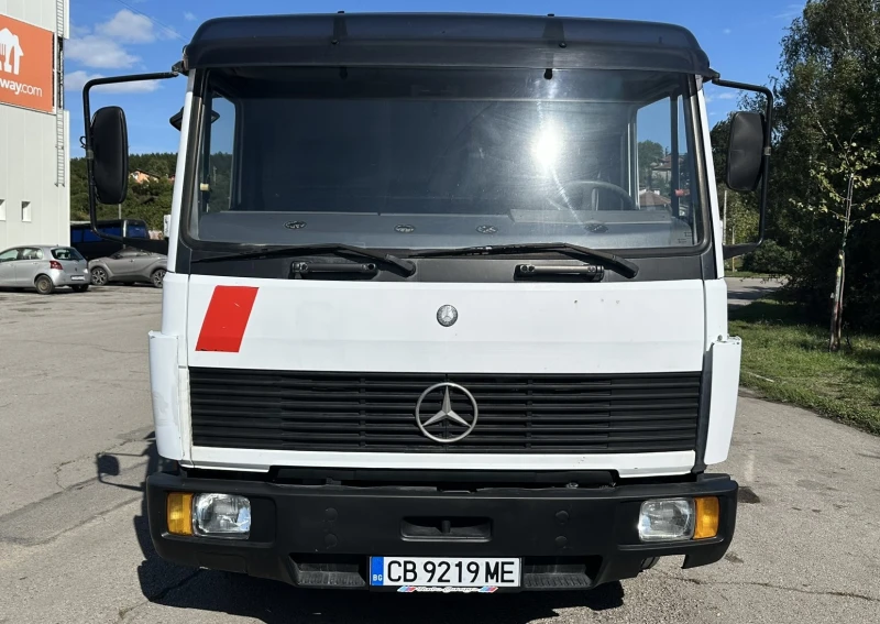 Mercedes-Benz 814 Тристранен самосвал с кран, снимка 2 - Камиони - 47327755