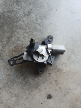 85130-0D020-F моторче задна чистачка Toyota Yaris  0 390 201 861, снимка 2
