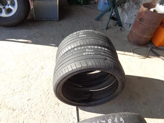 Гуми Летни 235/35R19, снимка 3 - Гуми и джанти - 9743707