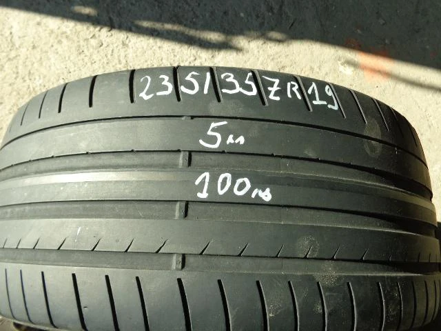 Гуми Летни 235/35R19, снимка 5 - Гуми и джанти - 9743707