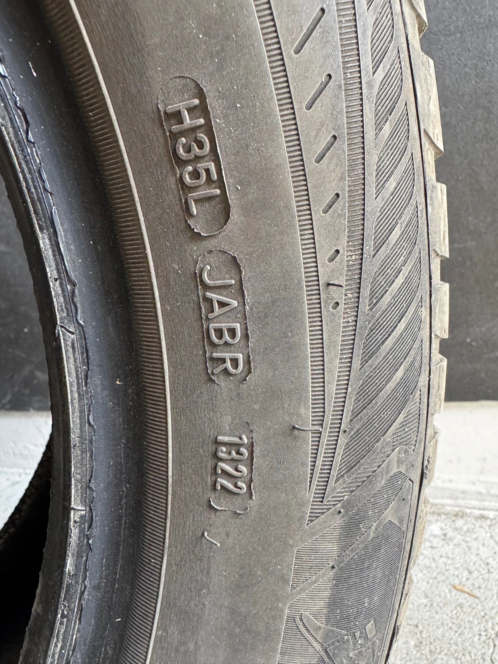 Гуми Всесезонни 225/55R18, снимка 4 - Гуми и джанти - 54233329
