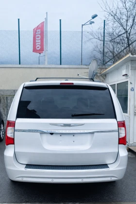 Chrysler Town and Country 3.6/V6, снимка 2