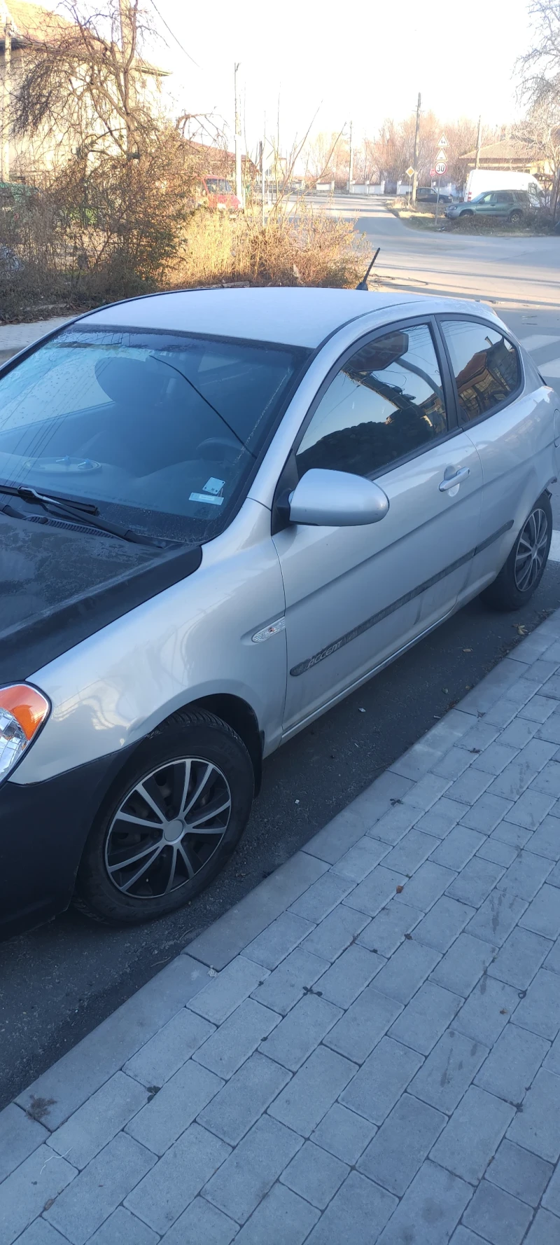 Hyundai Accent, снимка 4 - Автомобили и джипове - 48642270