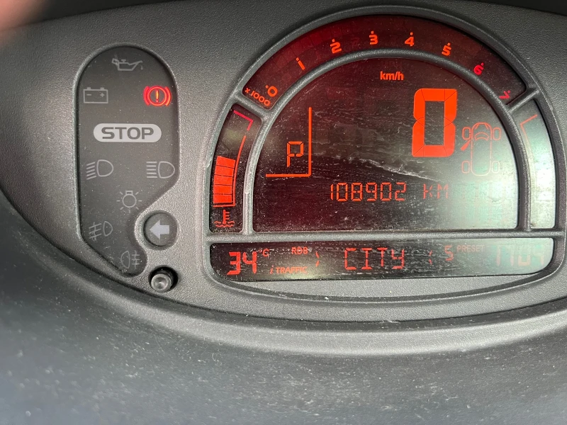 Renault Modus 1.6i AVTOMAT, снимка 9 - Автомобили и джипове - 51159136