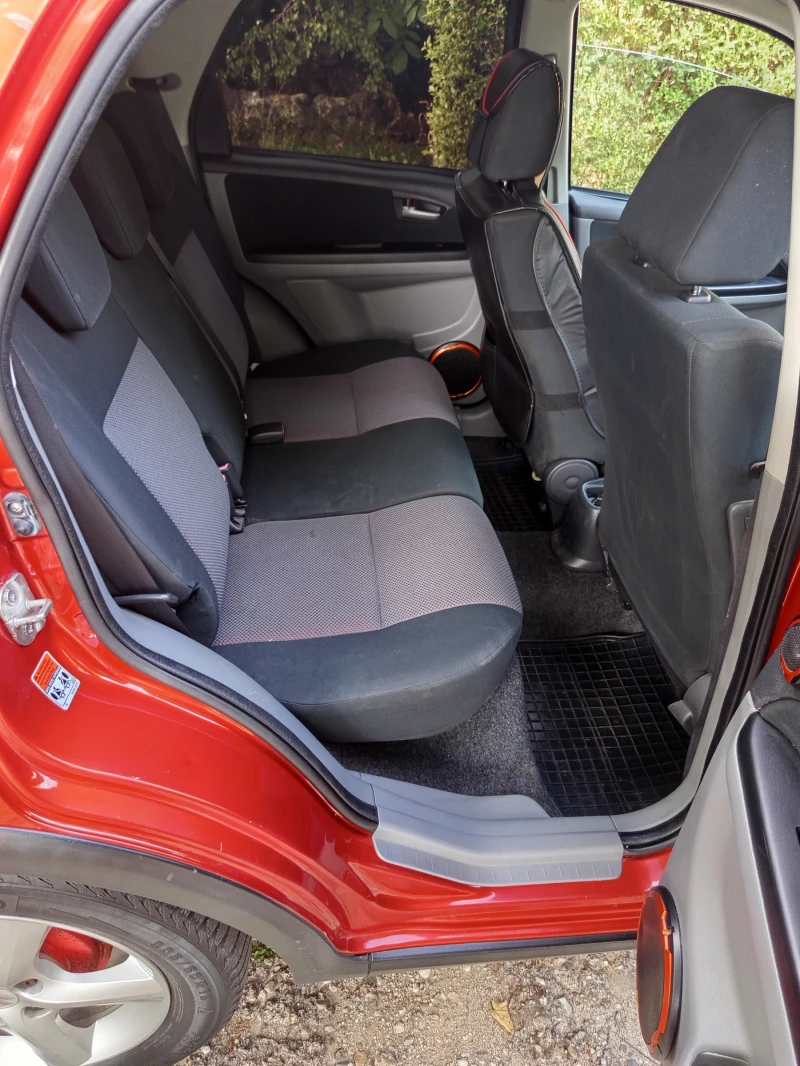 Suzuki SX4, снимка 7 - Автомобили и джипове - 52048584