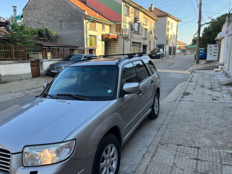 Subaru Forester, снимка 4 - Автомобили и джипове - 52569380