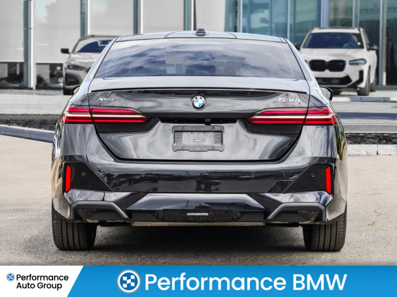 BMW 530 X DRIVE/Bowers & Wilkins - Premium Essential!, снимка 3 - Автомобили и джипове - 52401819