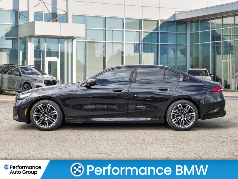 BMW 530 X DRIVE/Bowers & Wilkins - Premium Essential!, снимка 4 - Автомобили и джипове - 52401819