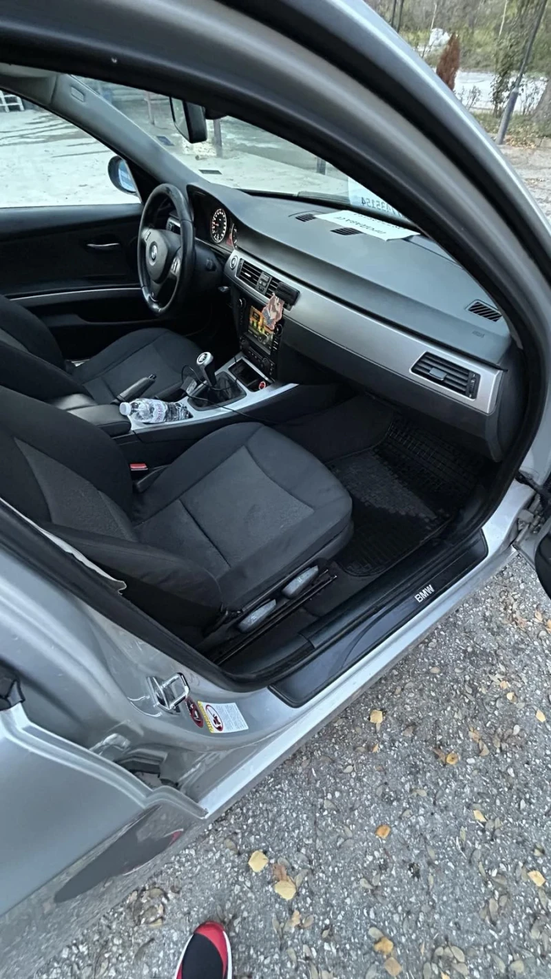 BMW 320, снимка 13 - Автомобили и джипове - 52484511