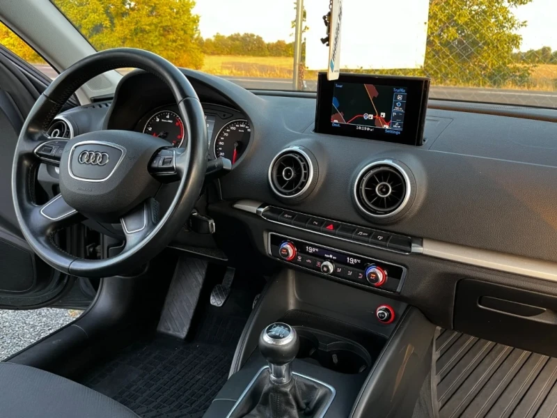Audi A3 2.0 TDI S Line, Седан, снимка 7 - Автомобили и джипове - 53008019