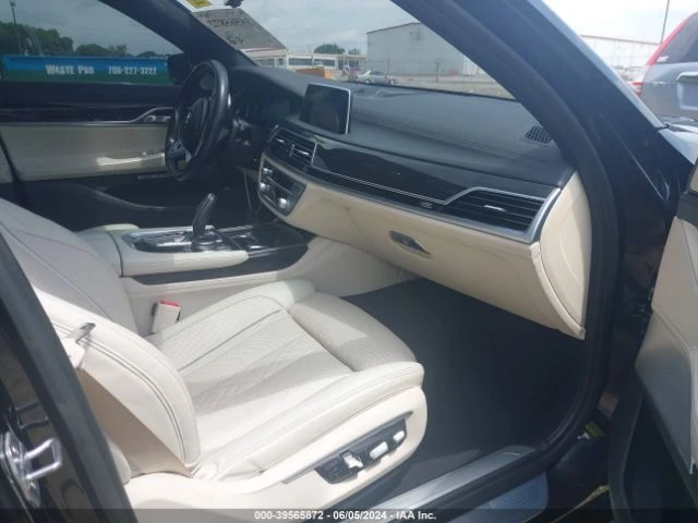 BMW 750 XDRIVE, снимка 11 - Автомобили и джипове - 47435573