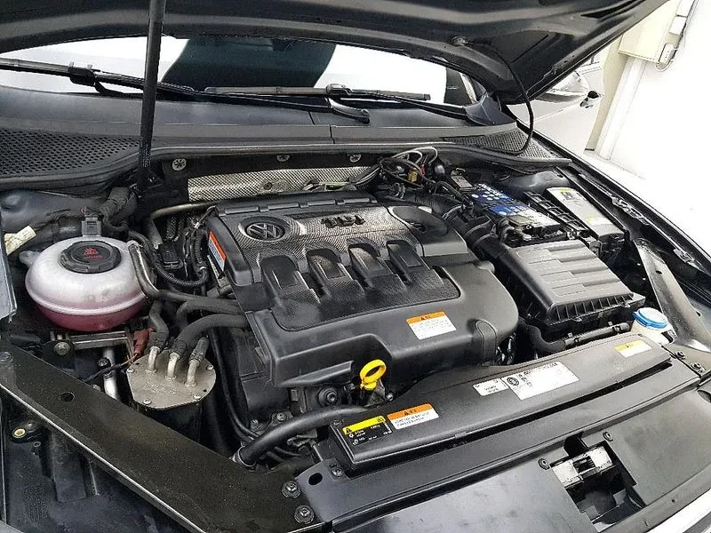 VW Passat 2.0 TDI, снимка 6 - Автомобили и джипове - 54299762