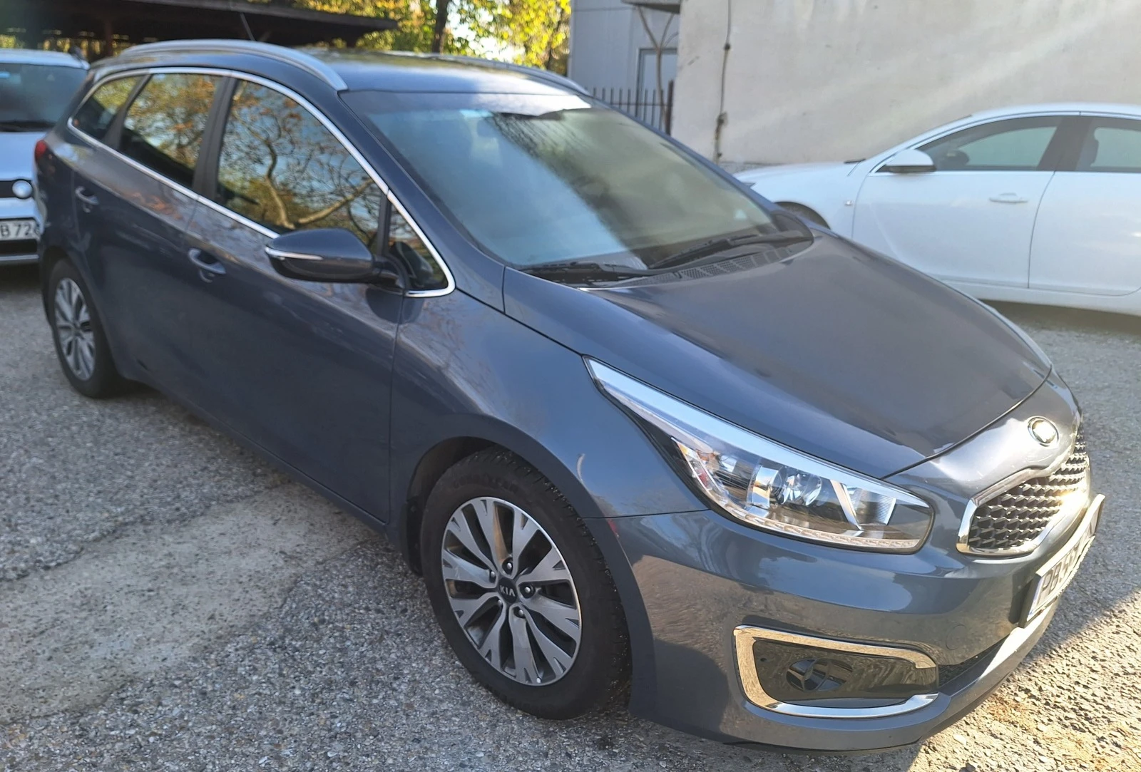 Kia Ceed SW1.6 CRDI LX7AT HPE N1  - изображение 2