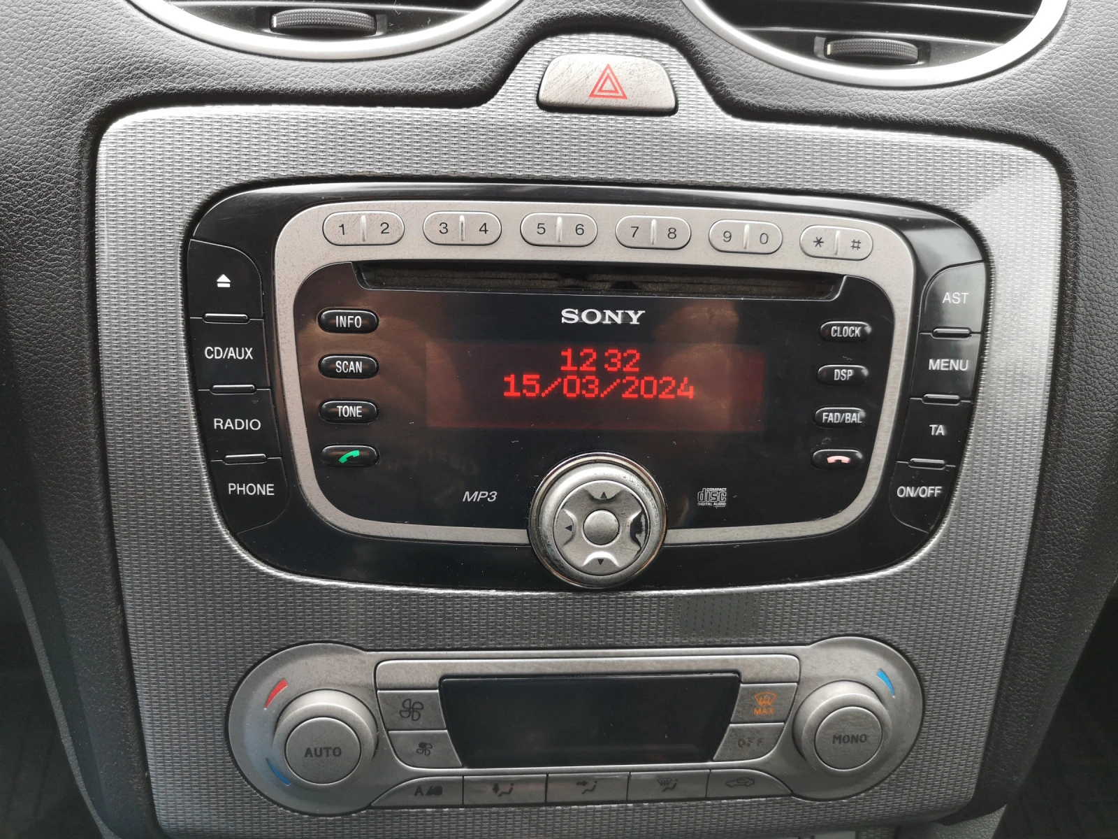 Ford Focus 1.6TDCI - изображение 10