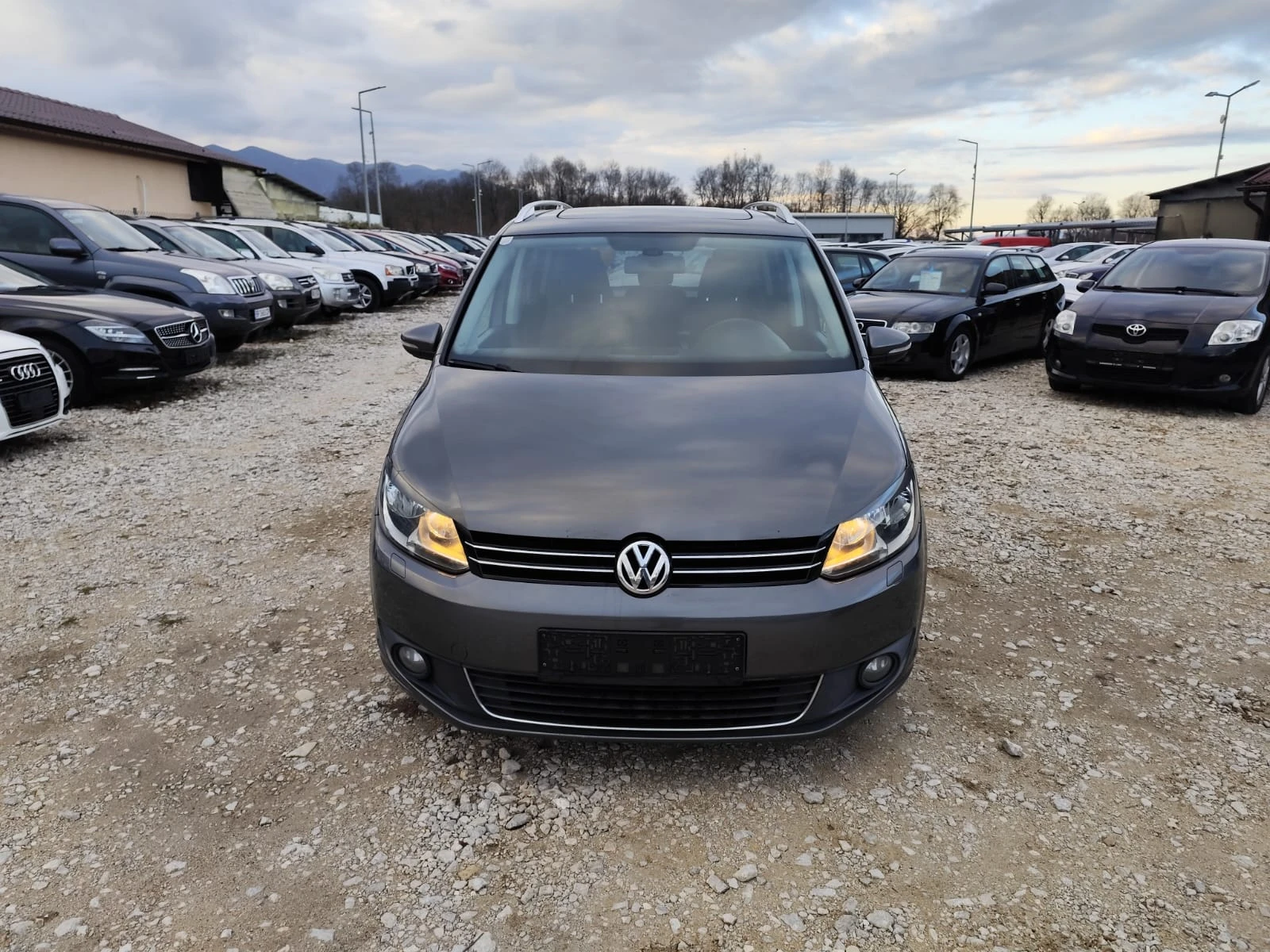 VW Touran 2.0TDI 140кс  - изображение 2