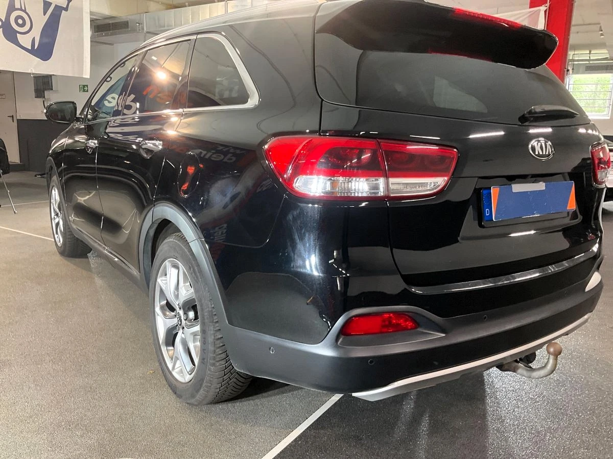 Kia Sorento CRDi Platinum Edition 4WD СЕРВИЗНА ИСТОРИЯ  - изображение 4