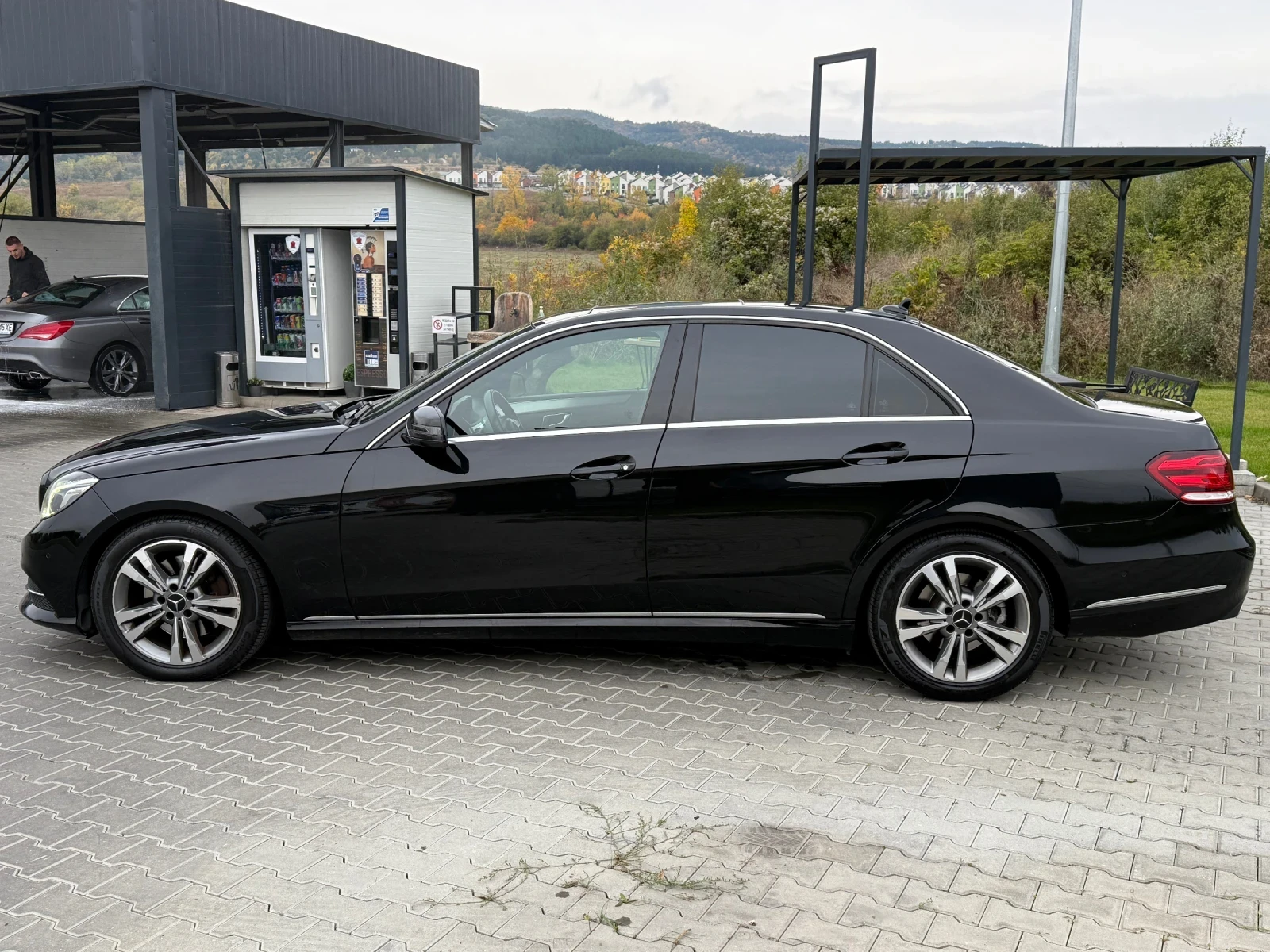 Mercedes-Benz E 300 ТОП СЪСТОЯНИЕ BLUETEC HYBRID  - изображение 5