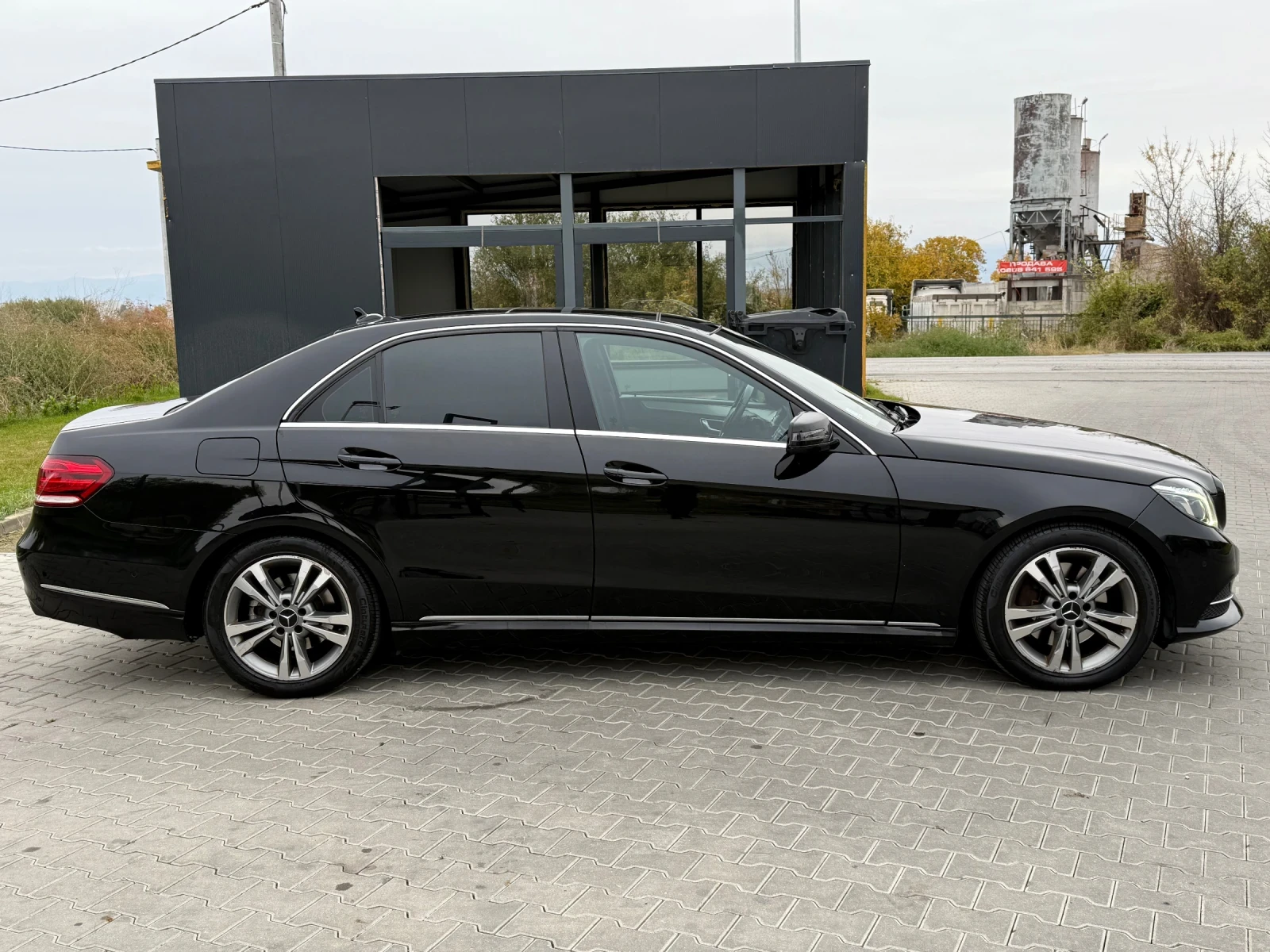 Mercedes-Benz E 300 ТОП СЪСТОЯНИЕ BLUETEC HYBRID  - изображение 4