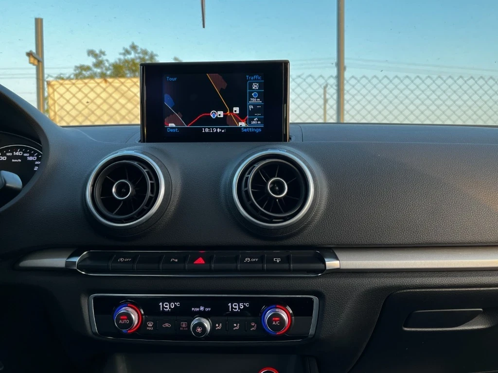 Audi A3 2.0 TDI S Line, Седан - изображение 8