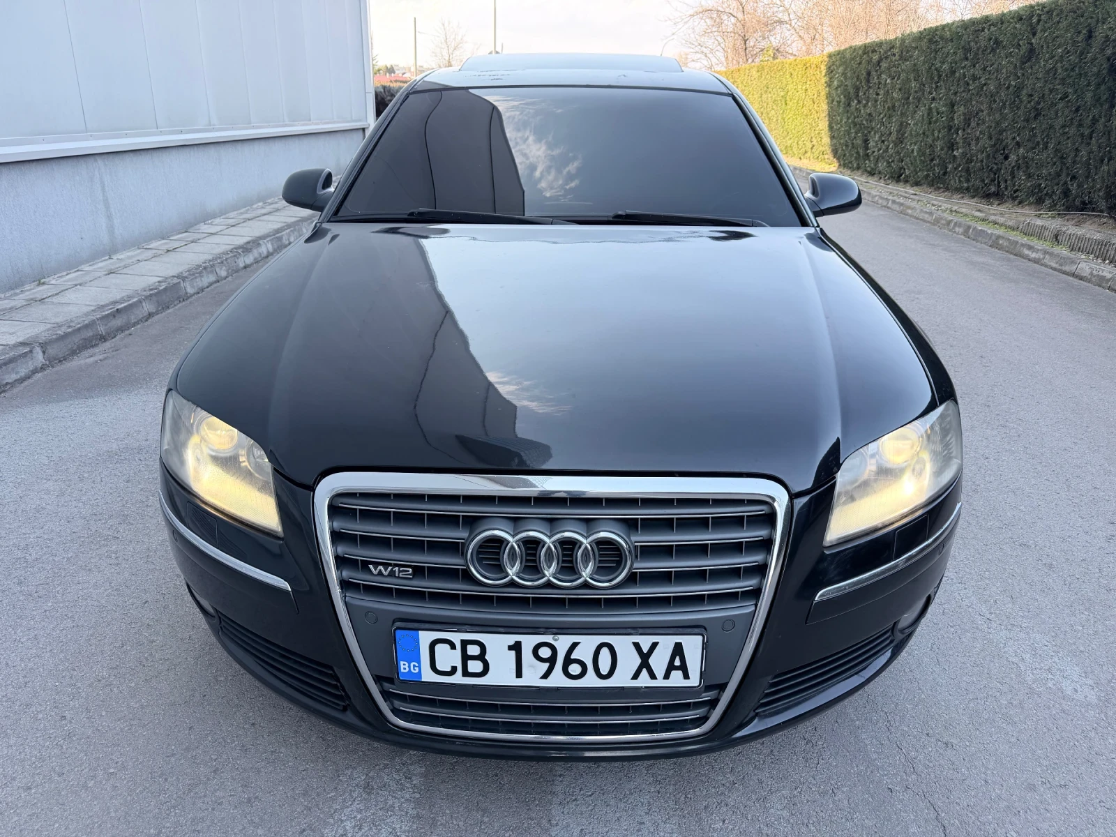 Audi A8 W12 515 кс газова уредба първи собственик