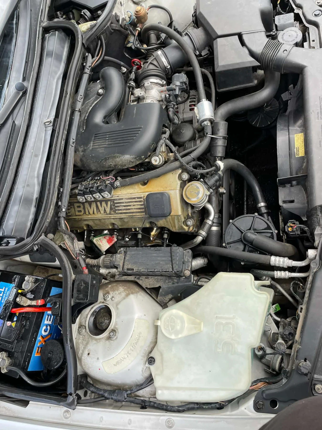 BMW 318 1.8 газ , снимка 9 - Автомобили и джипове - 54084823