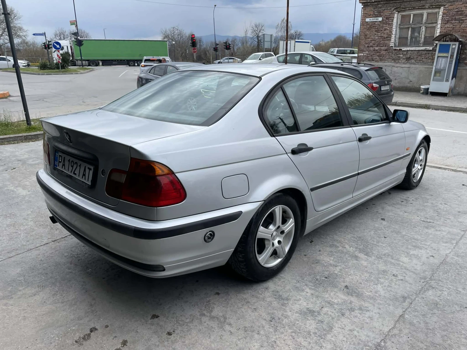 BMW 318 1.8 газ , снимка 4 - Автомобили и джипове - 54084823