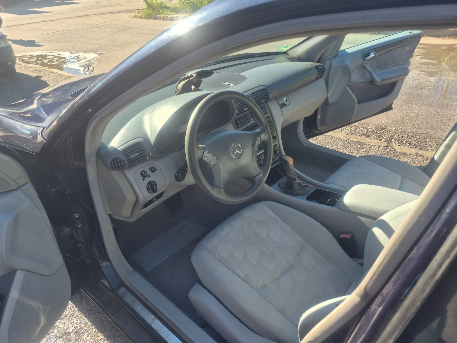 Mercedes-Benz C 220, снимка 5 - Автомобили и джипове - 54728170