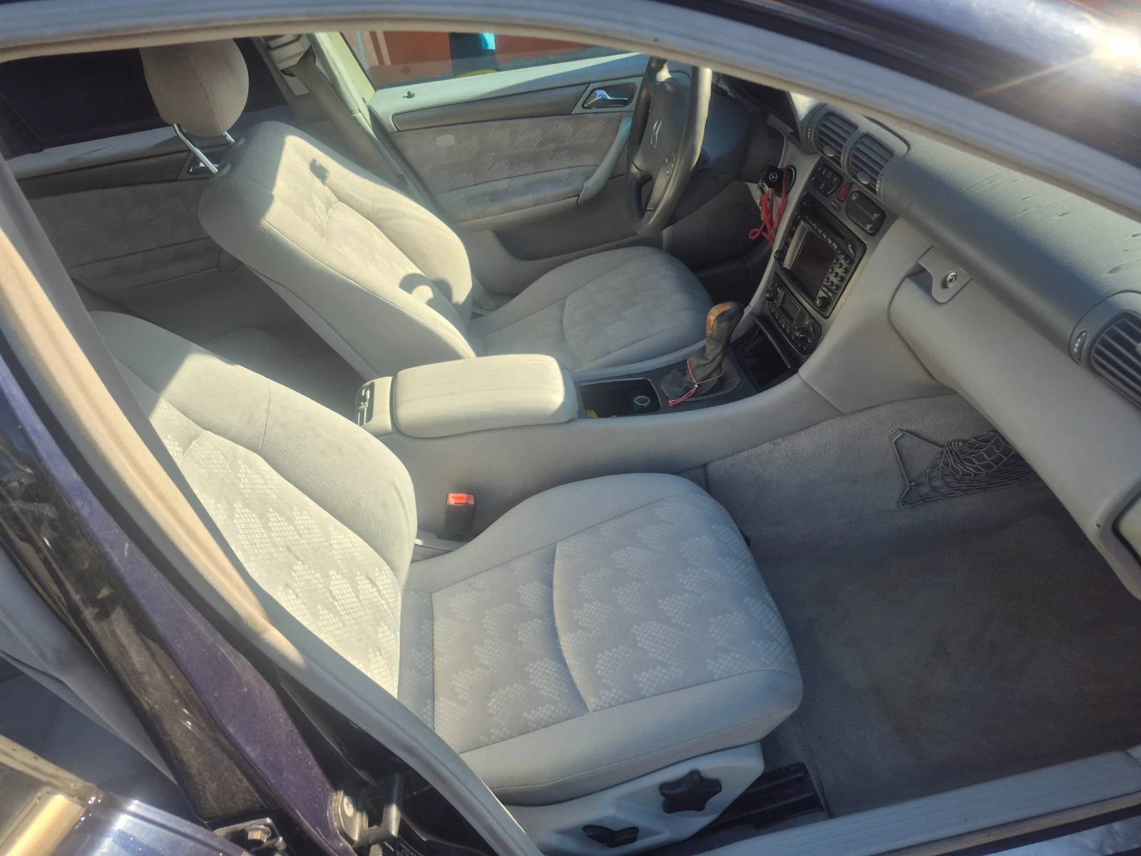 Mercedes-Benz C 220, снимка 6 - Автомобили и джипове - 54728170