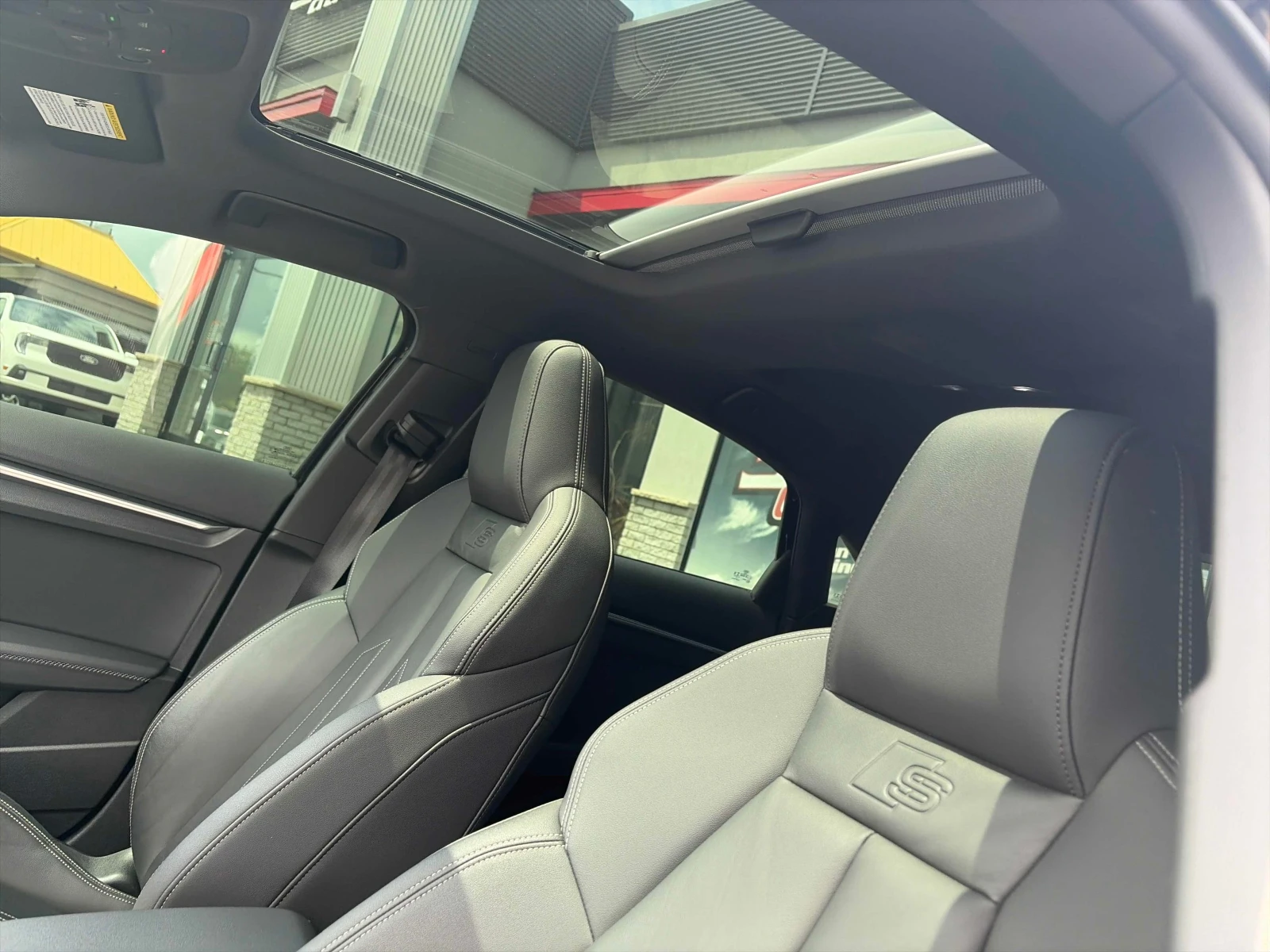 Audi S3 TECHNIK * * CARFAX * * АВТО КРЕДИТ * * , снимка 10 - Автомобили и джипове - 55040522
