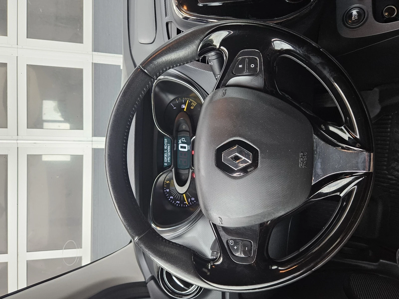 Renault Captur 1.5DCI Dynamique PACK Keyless LED NAVI автопилот, снимка 10 - Автомобили и джипове - 55163894