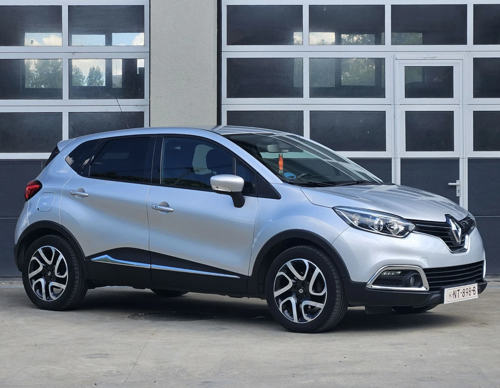 Renault Captur 1.5DCI Dynamique PACK Keyless LED NAVI автопилот, снимка 4 - Автомобили и джипове - 55163894