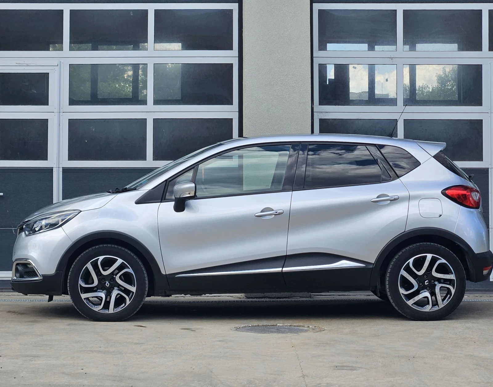 Renault Captur 1.5DCI Dynamique PACK Keyless LED NAVI автопилот, снимка 5 - Автомобили и джипове - 55163894
