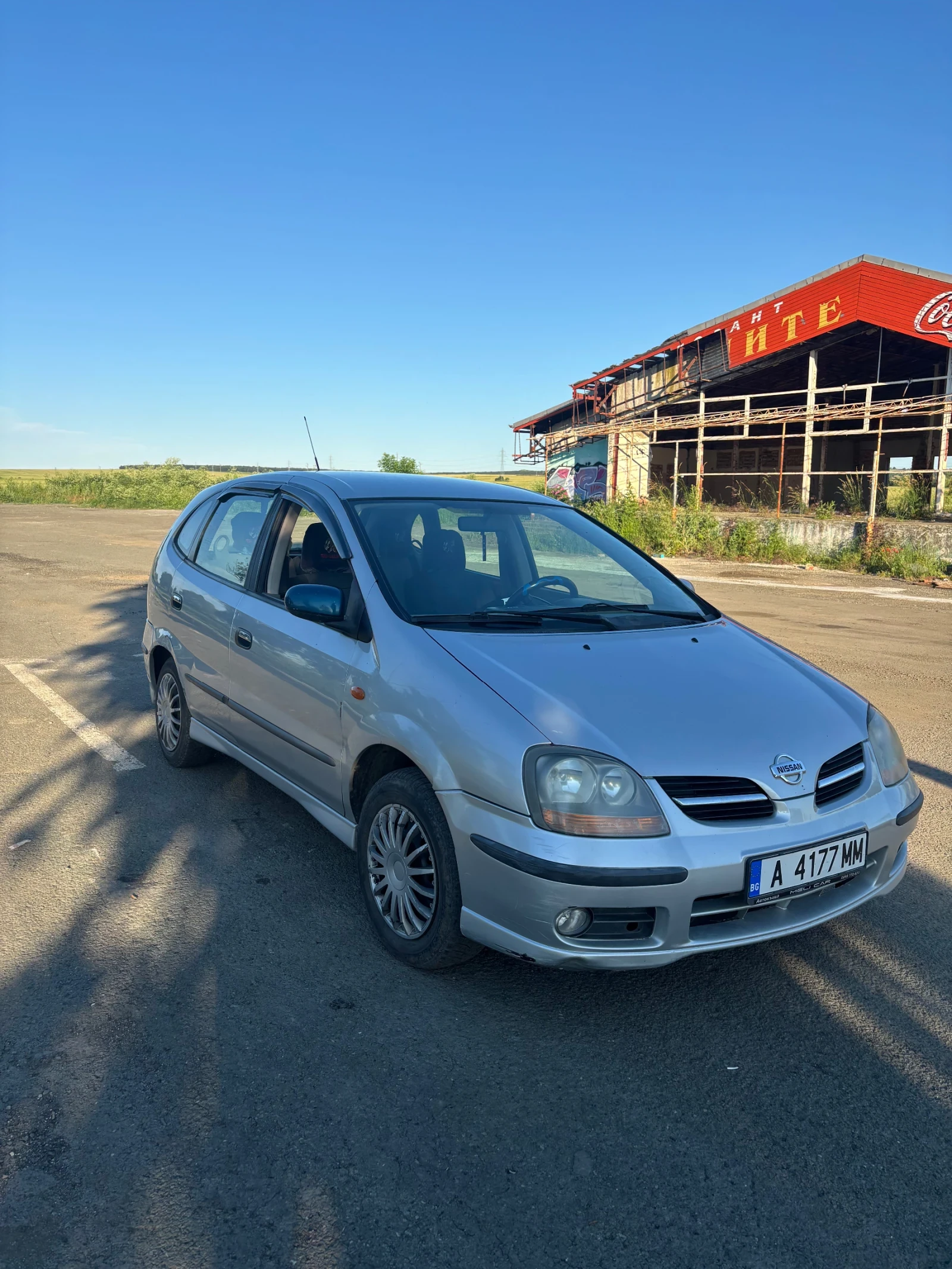 Nissan Almera tino, снимка 3 - Автомобили и джипове - 55207795