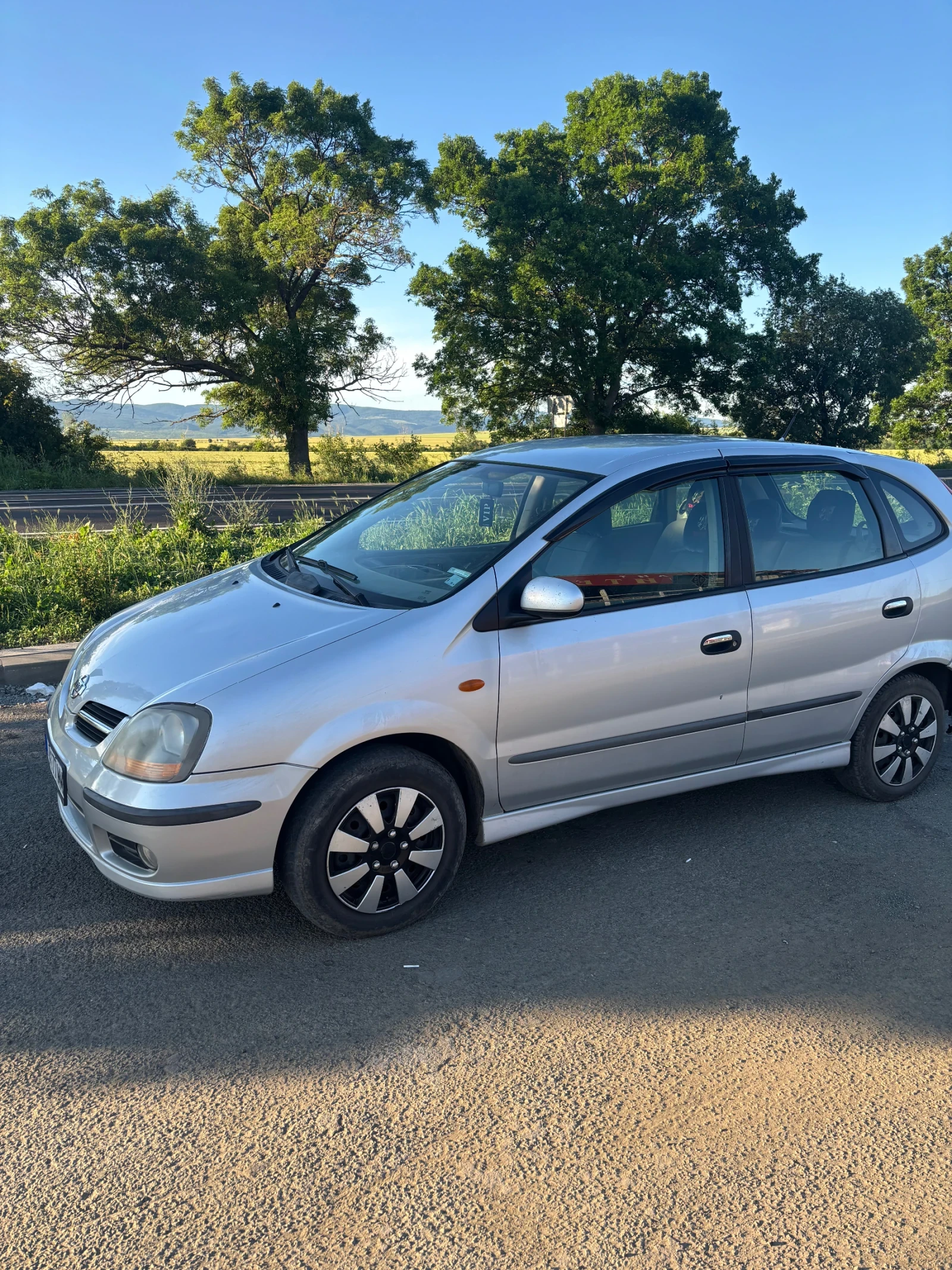 Nissan Almera tino, снимка 2 - Автомобили и джипове - 55207795