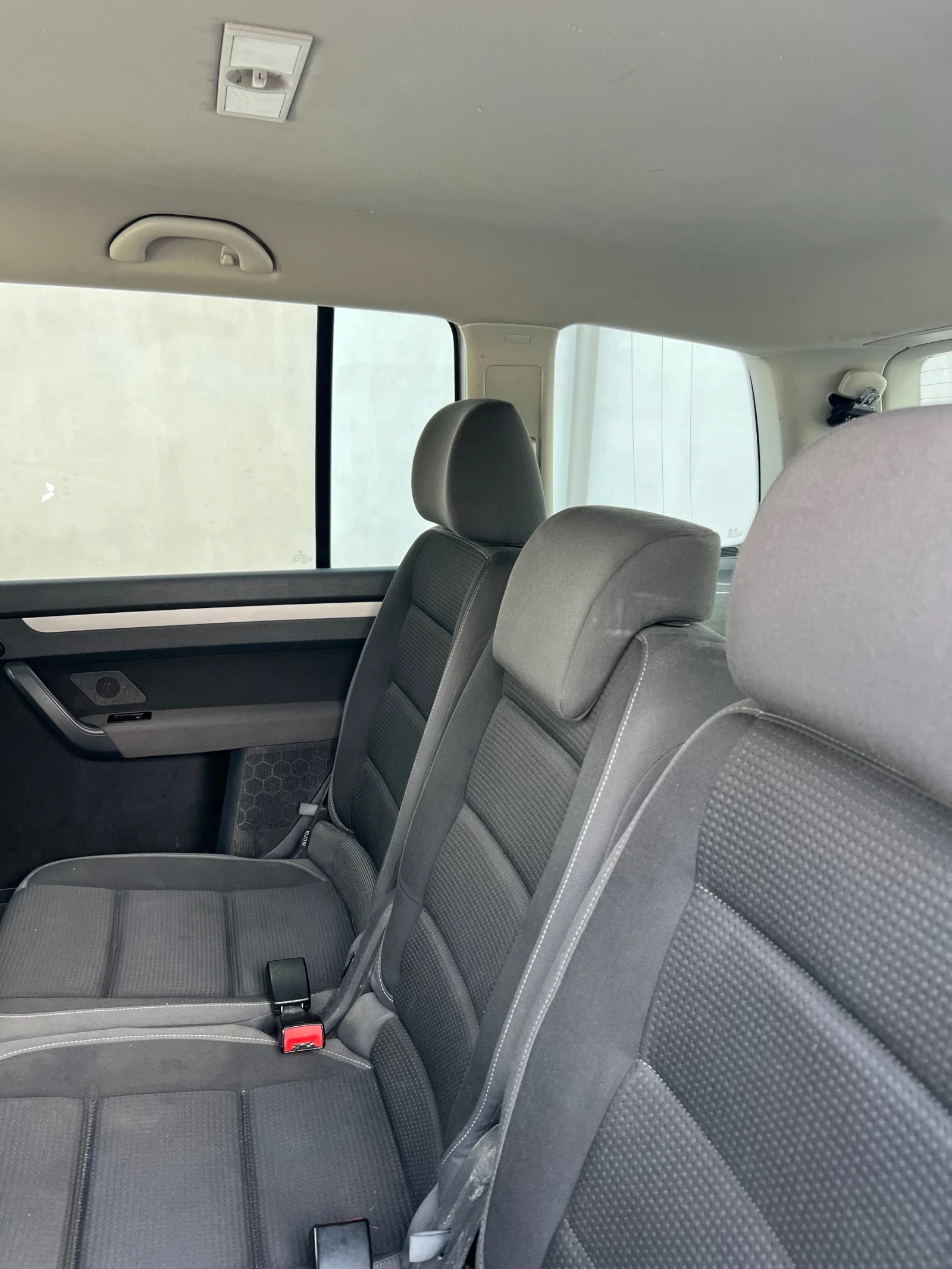 VW Touran 1.9 TDI 105 к.с., снимка 11 - Автомобили и джипове - 55366088