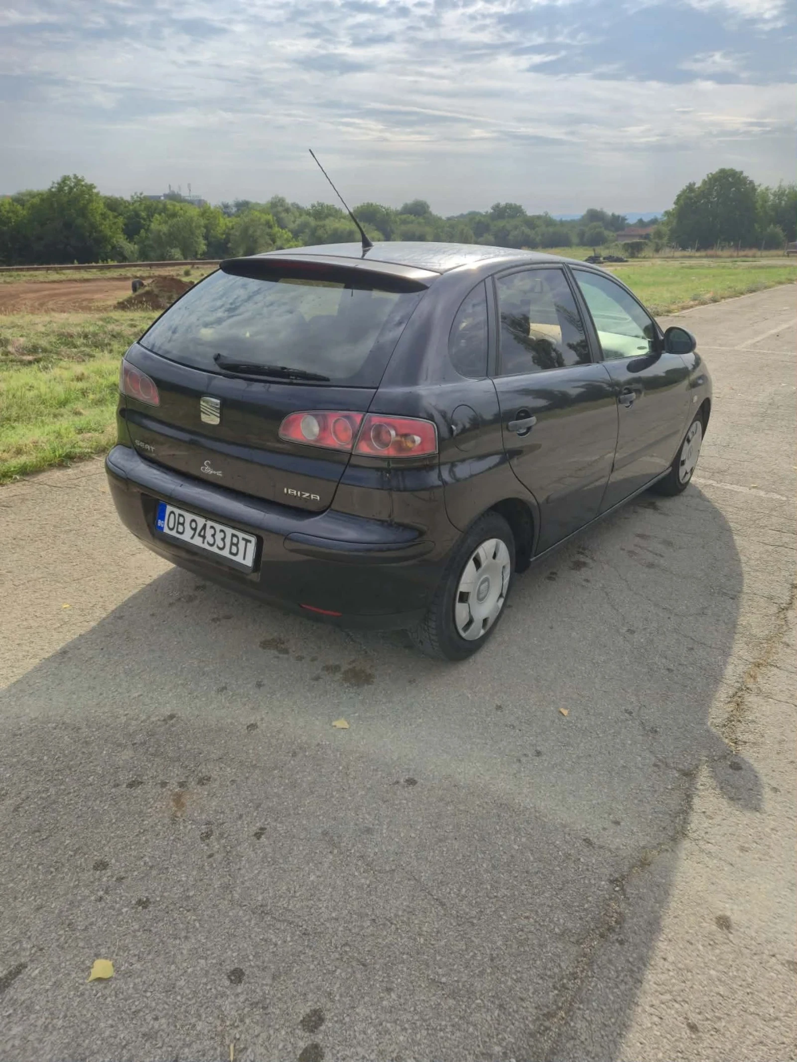 Seat Ibiza 1.2, снимка 4 - Автомобили и джипове - 55349839