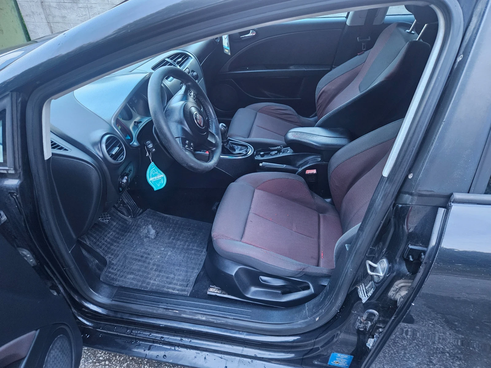 Seat Leon, снимка 11 - Автомобили и джипове - 55359386