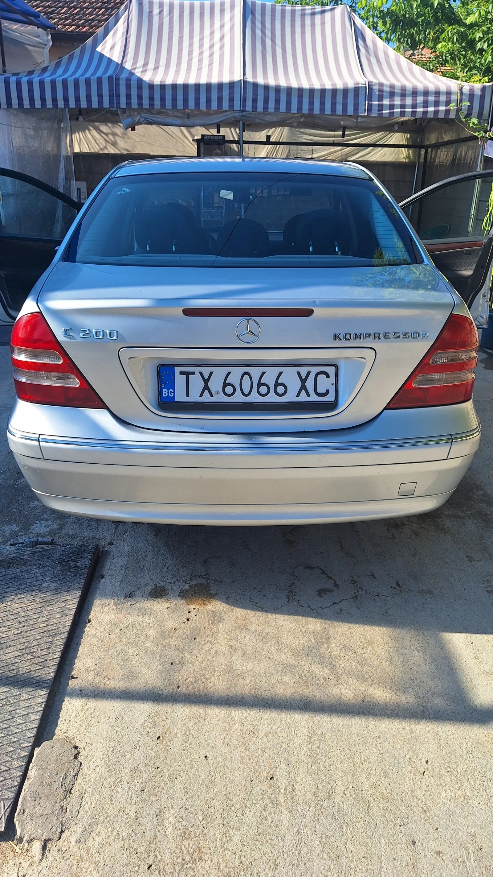 Mercedes-Benz C 200, снимка 2 - Автомобили и джипове - 55562917