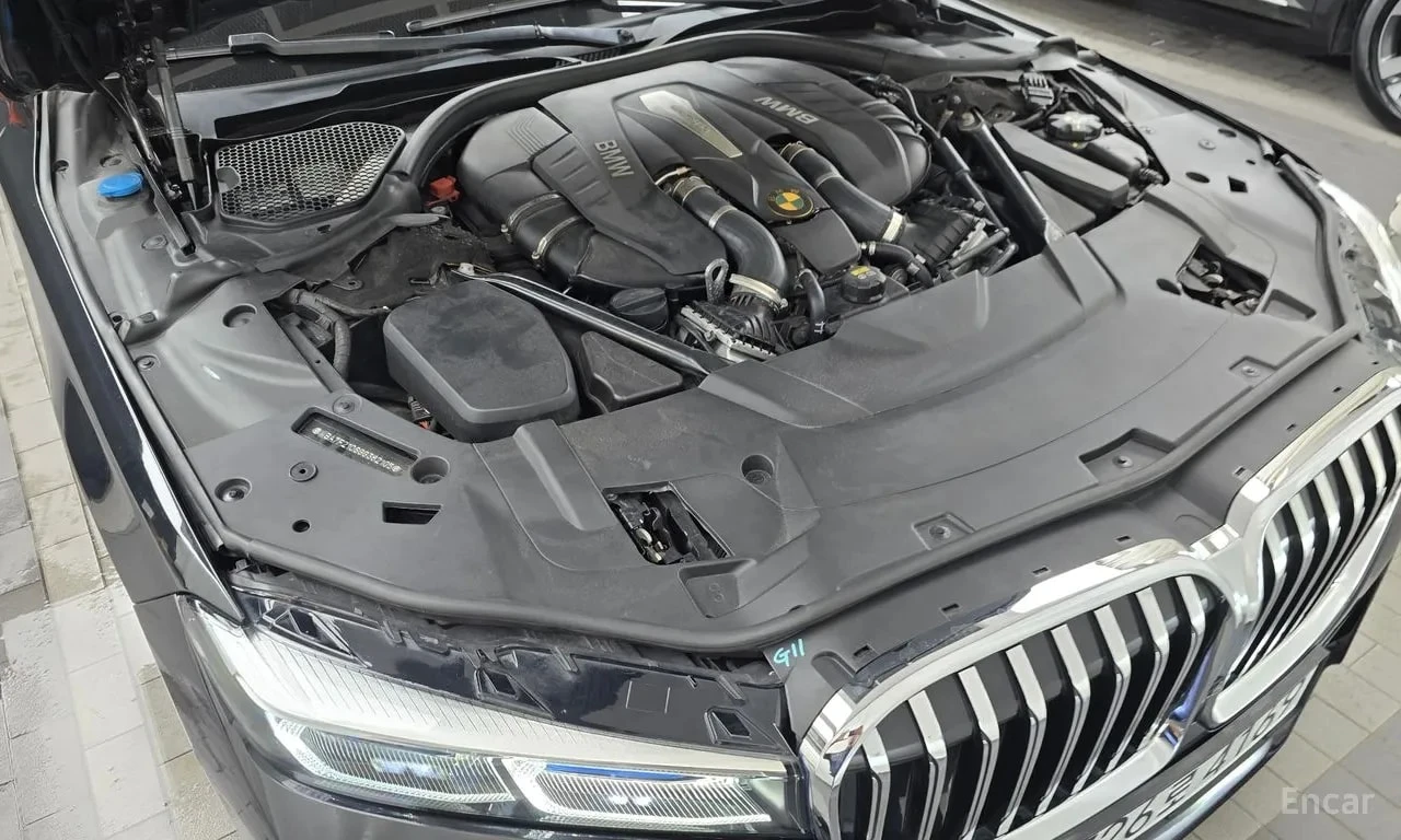 BMW 750 Li xDrive Luxury / Всички екстри за модела , снимка 6 - Автомобили и джипове - 55949135
