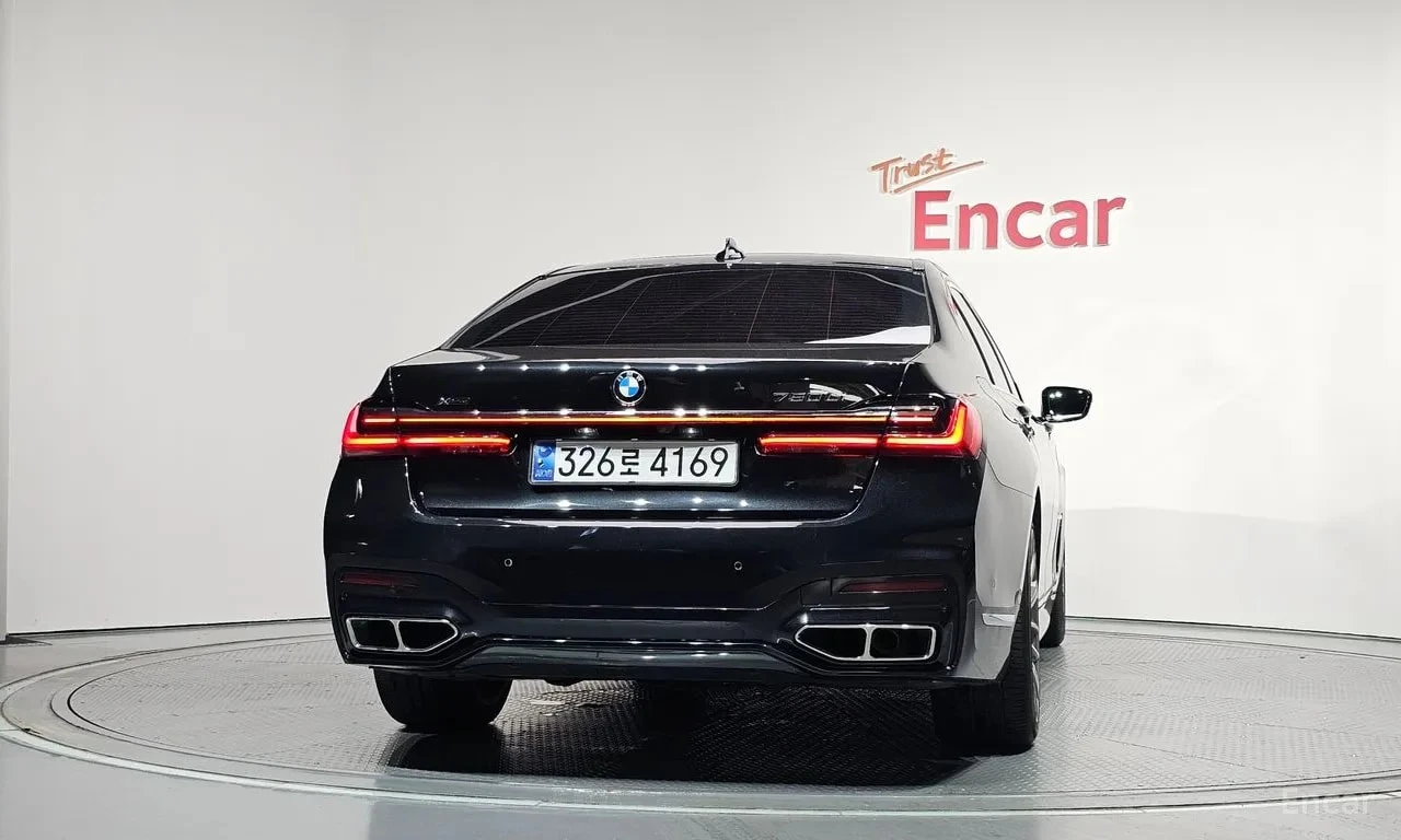 BMW 750 Li xDrive Luxury / Всички екстри за модела , снимка 4 - Автомобили и джипове - 55949135